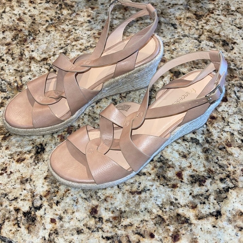 Cute Francesca’s wedge sandals 9